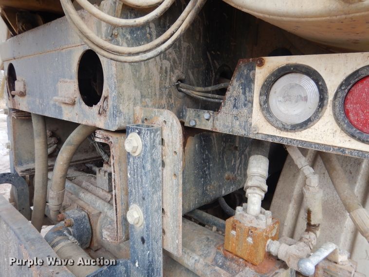 image for item DG5895 1999 Sterling LT7501 hydrovac truck