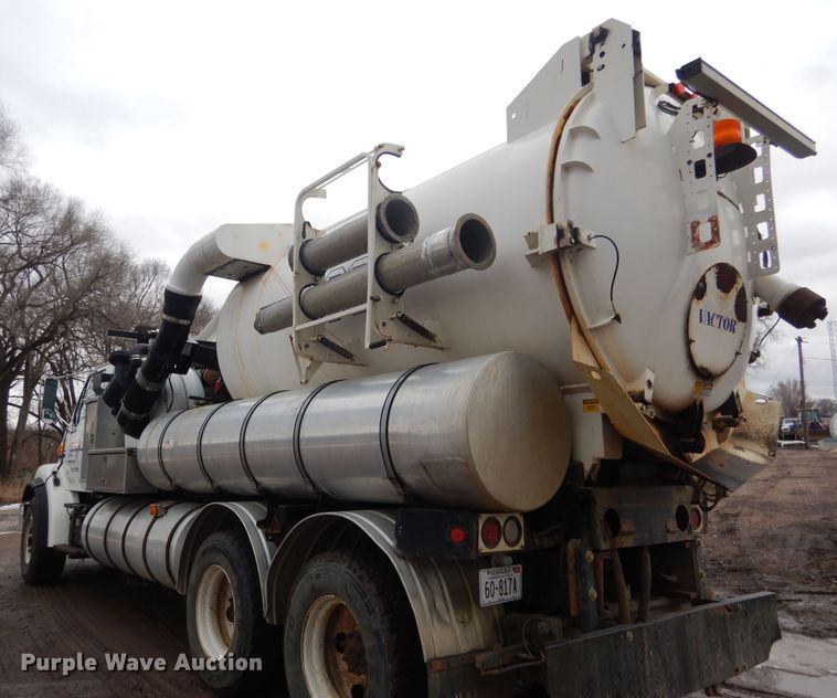 image for item DG5895 1999 Sterling LT7501 hydrovac truck