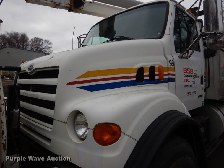 image for item DG5895 1999 Sterling LT7501 hydrovac truck