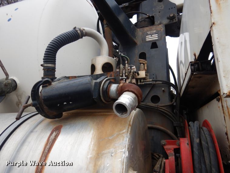 image for item DG5895 1999 Sterling LT7501 hydrovac truck