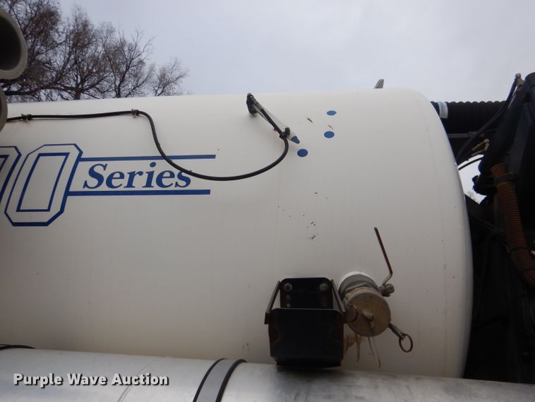 image for item DG5895 1999 Sterling LT7501 hydrovac truck