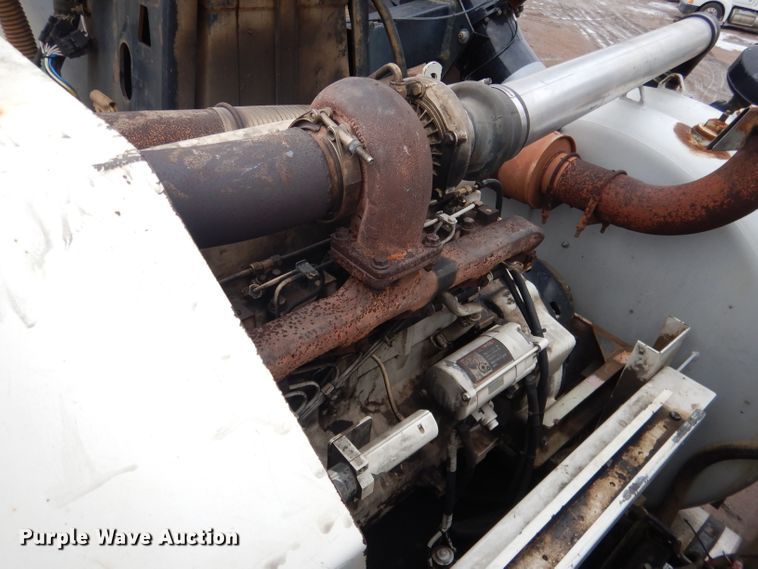 image for item DG5895 1999 Sterling LT7501 hydrovac truck