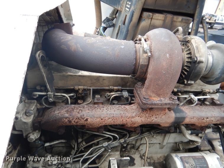 image for item DG5895 1999 Sterling LT7501 hydrovac truck