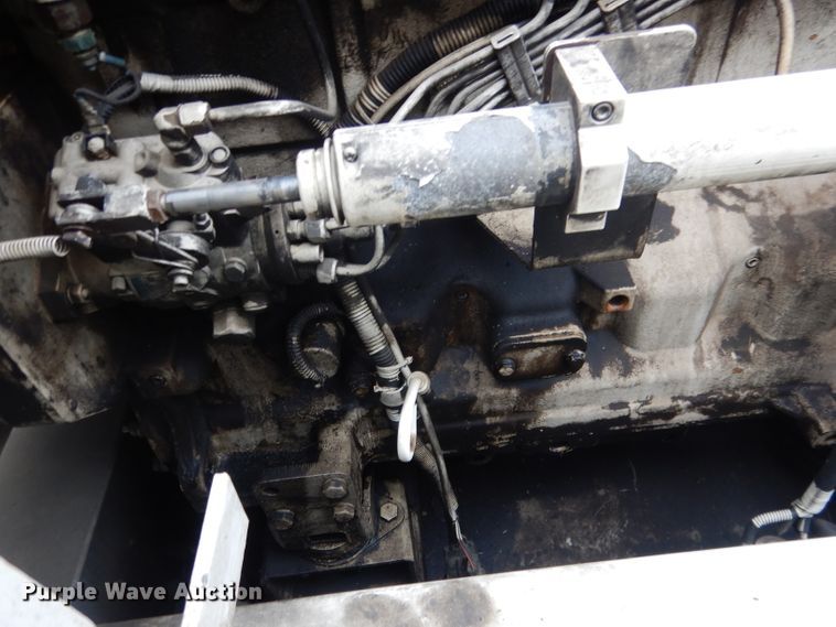 image for item DG5895 1999 Sterling LT7501 hydrovac truck