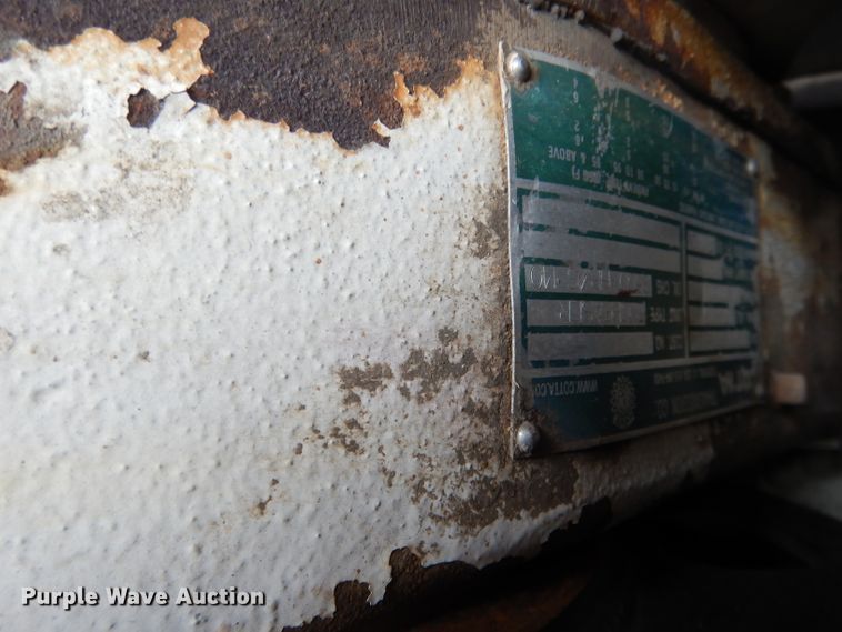 image for item DG5895 1999 Sterling LT7501 hydrovac truck