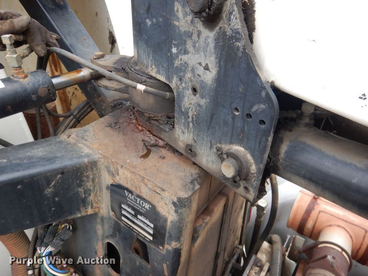 image for item DG5895 1999 Sterling LT7501 hydrovac truck