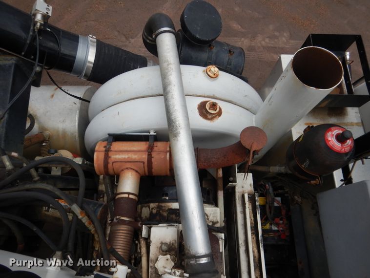 image for item DG5895 1999 Sterling LT7501 hydrovac truck