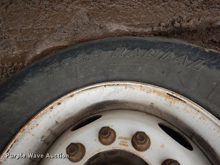 image for item DG5895 1999 Sterling LT7501 hydrovac truck