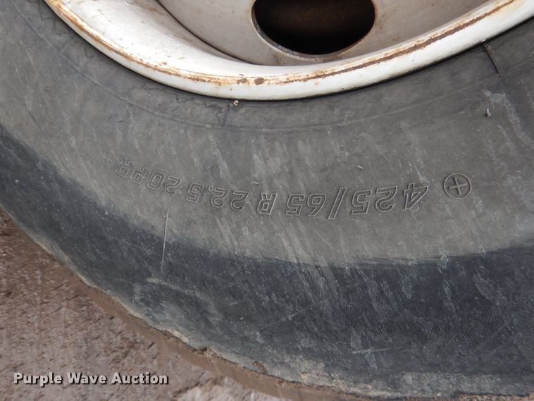 image for item DG5895 1999 Sterling LT7501 hydrovac truck