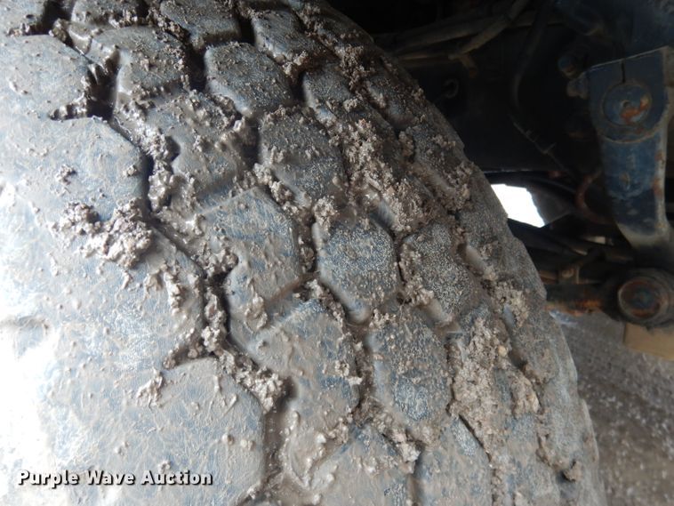 image for item DG5895 1999 Sterling LT7501 hydrovac truck