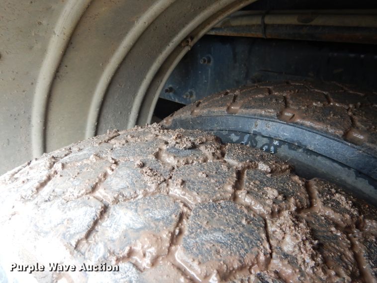 image for item DG5895 1999 Sterling LT7501 hydrovac truck