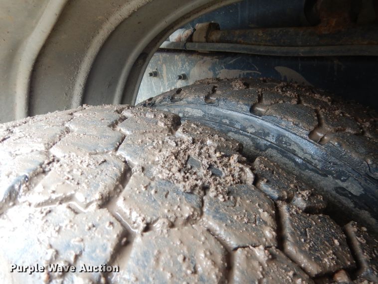 image for item DG5895 1999 Sterling LT7501 hydrovac truck