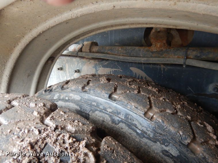 image for item DG5895 1999 Sterling LT7501 hydrovac truck