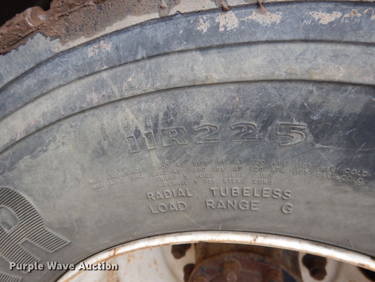 image for item DG5895 1999 Sterling LT7501 hydrovac truck