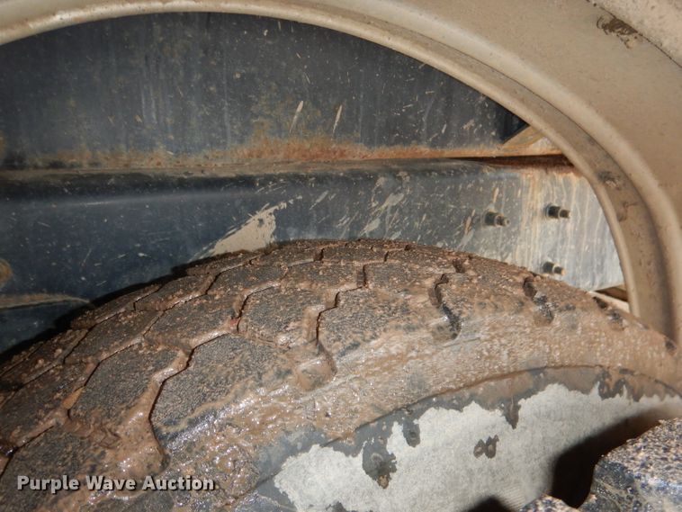 image for item DG5895 1999 Sterling LT7501 hydrovac truck