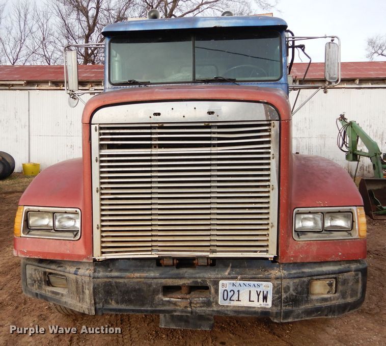 image for item DH3697 1990 Freightliner FLD dump truck