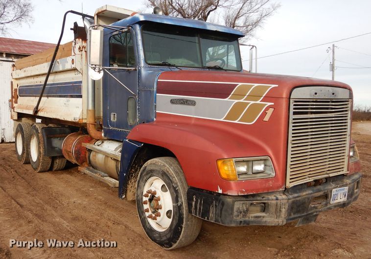 image for item DH3697 1990 Freightliner FLD dump truck