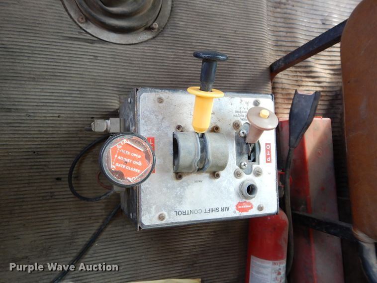 image for item DH3697 1990 Freightliner FLD dump truck