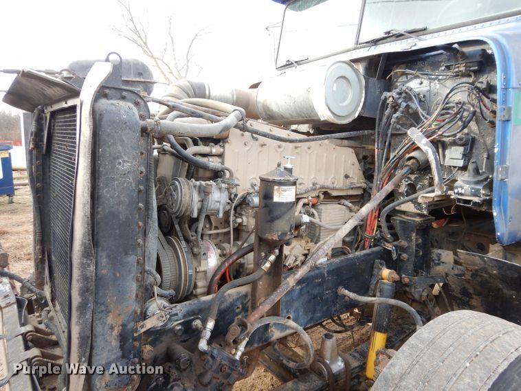 image for item DH3697 1990 Freightliner FLD dump truck