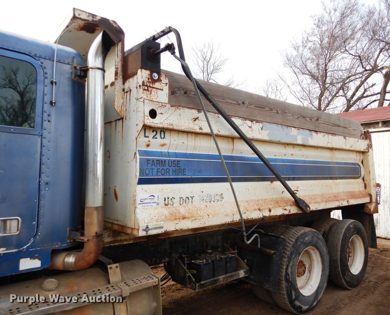 image for item DH3697 1990 Freightliner FLD dump truck