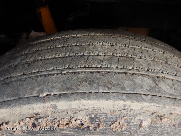 image for item DH3697 1990 Freightliner FLD dump truck