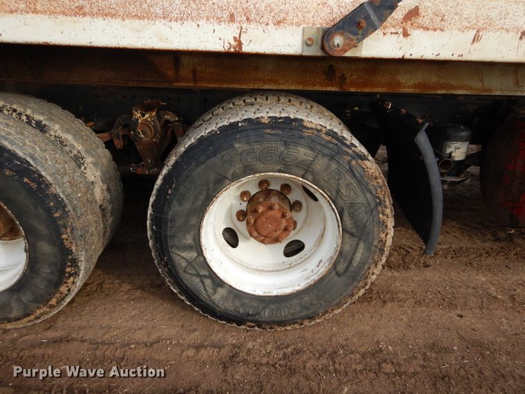 image for item DH3697 1990 Freightliner FLD dump truck