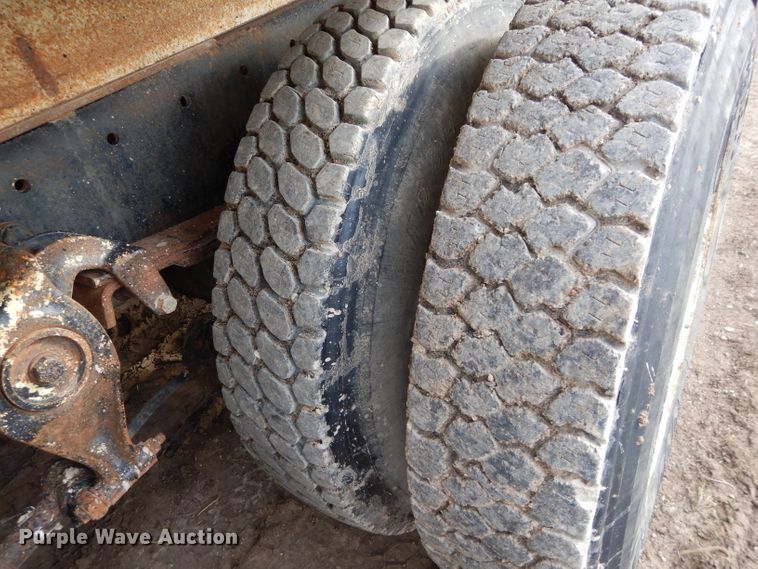 image for item DH3697 1990 Freightliner FLD dump truck