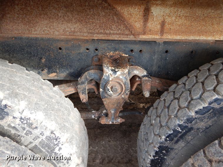 image for item DH3697 1990 Freightliner FLD dump truck