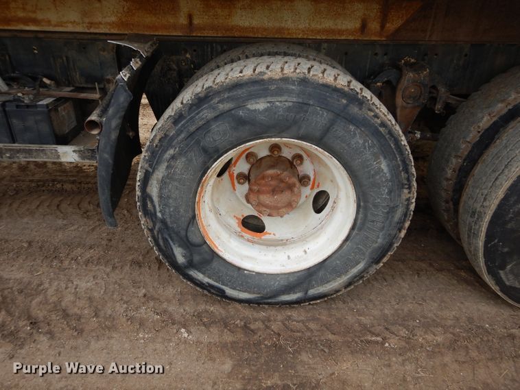 image for item DH3697 1990 Freightliner FLD dump truck