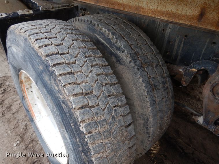 image for item DH3697 1990 Freightliner FLD dump truck