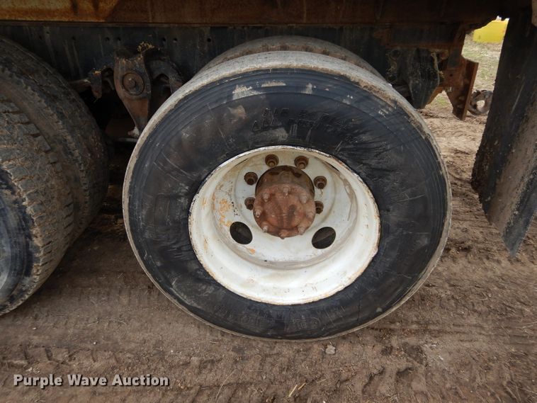 image for item DH3697 1990 Freightliner FLD dump truck