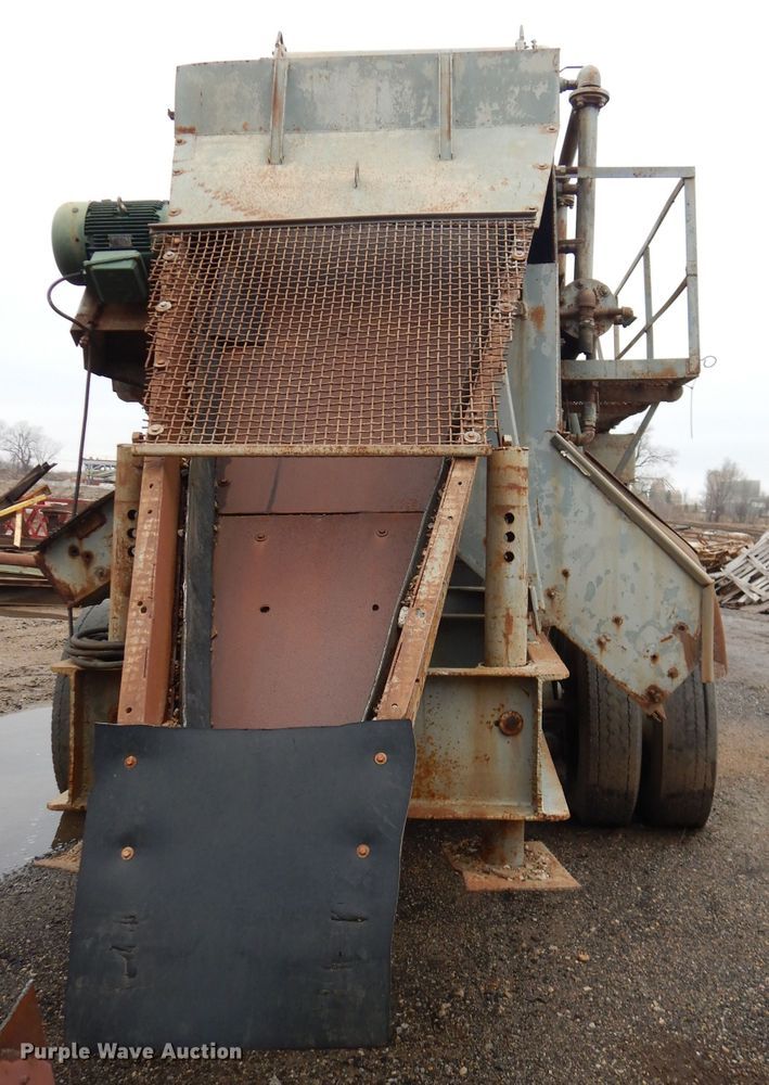 image for item DH4326 Cedarapids three deck wash plant