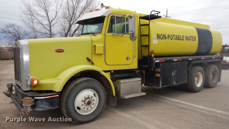 image for item DH4330 1991 Peterbilt 378 water truck