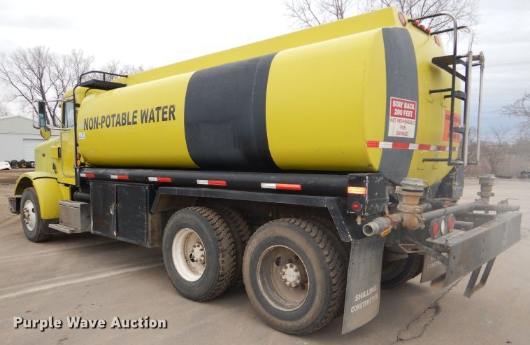 image for item DH4330 1991 Peterbilt 378 water truck