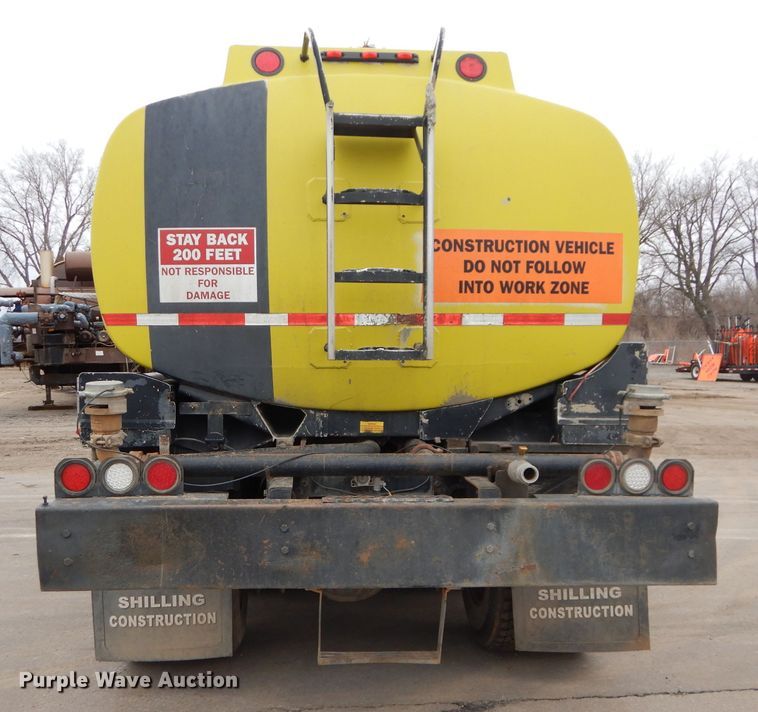 image for item DH4330 1991 Peterbilt 378 water truck