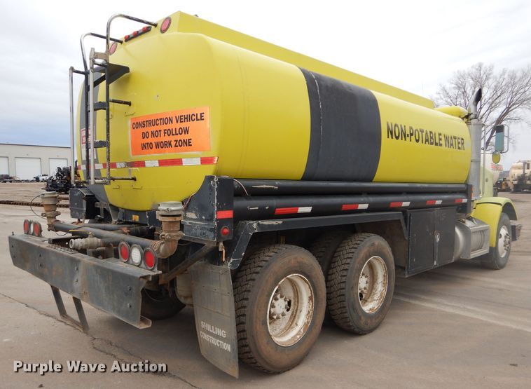 image for item DH4330 1991 Peterbilt 378 water truck