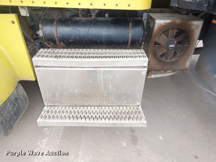 image for item DH4330 1991 Peterbilt 378 water truck