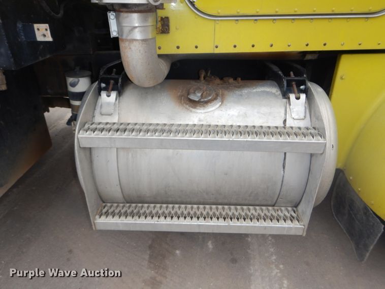 image for item DH4330 1991 Peterbilt 378 water truck