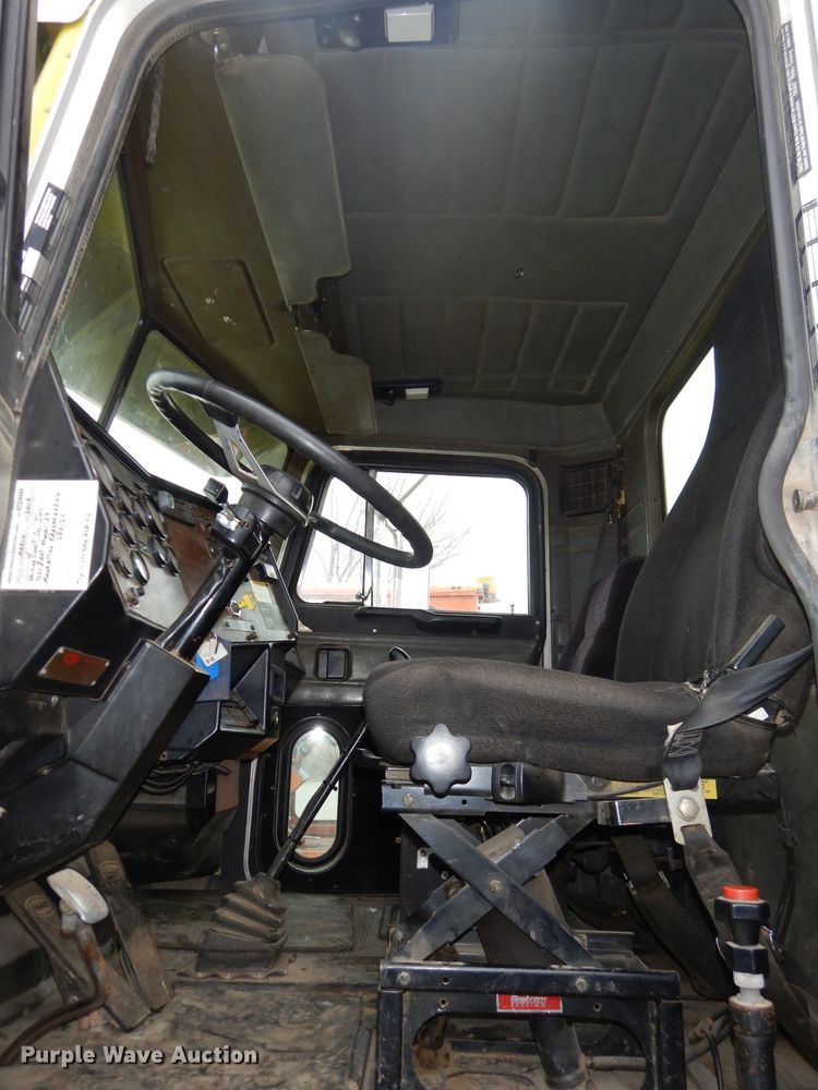 image for item DH4330 1991 Peterbilt 378 water truck