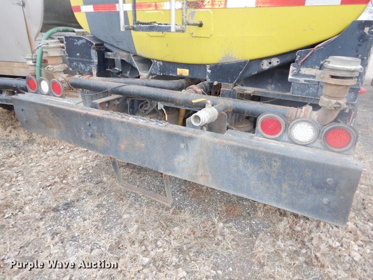 image for item DH4330 1991 Peterbilt 378 water truck