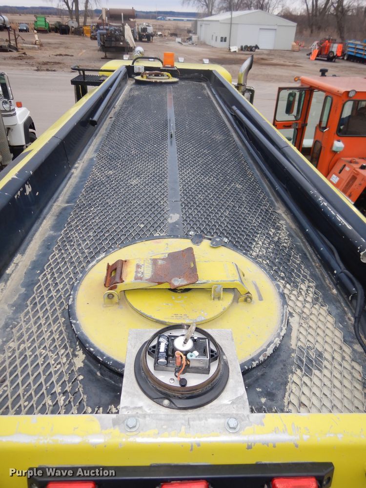 image for item DH4330 1991 Peterbilt 378 water truck