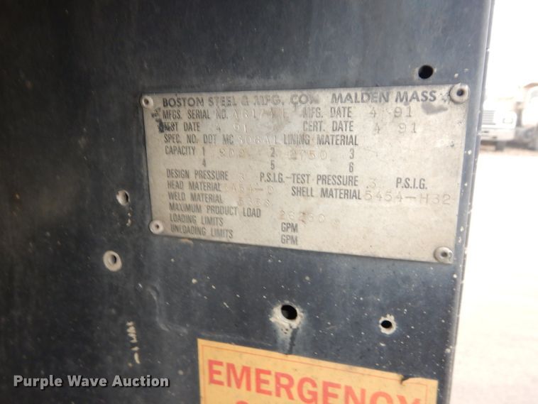 image for item DH4330 1991 Peterbilt 378 water truck