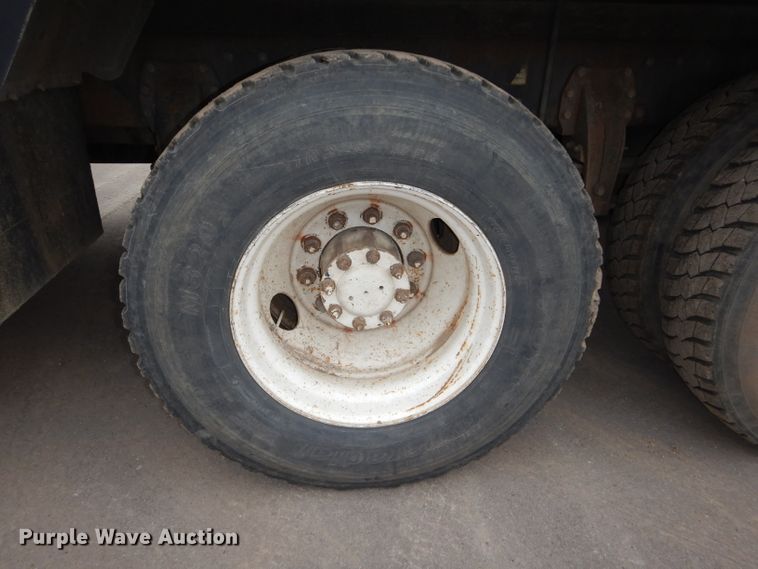 image for item DH4330 1991 Peterbilt 378 water truck