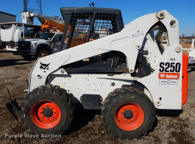 image for item DH4340 2008 Bobcat S250 skid steer