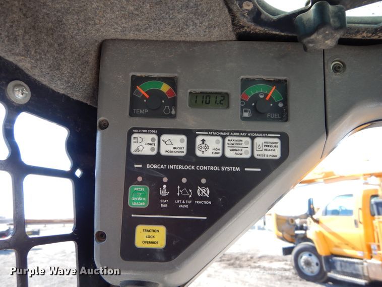 image for item DH4340 2008 Bobcat S250 skid steer