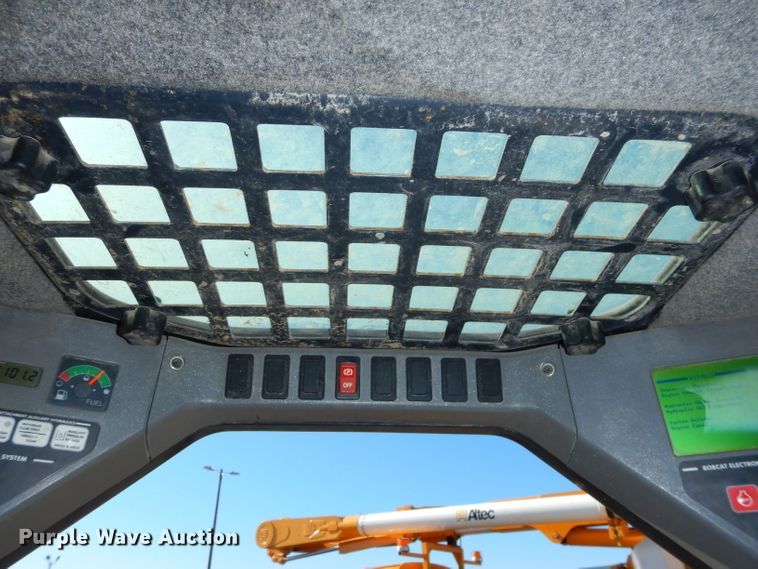 image for item DH4340 2008 Bobcat S250 skid steer