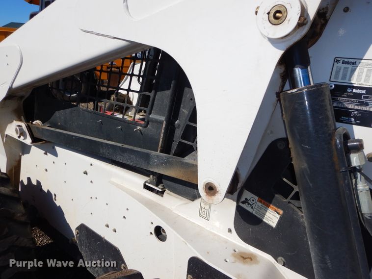 image for item DH4340 2008 Bobcat S250 skid steer