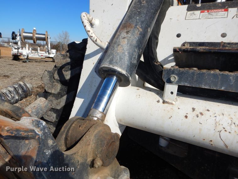 image for item DH4340 2008 Bobcat S250 skid steer