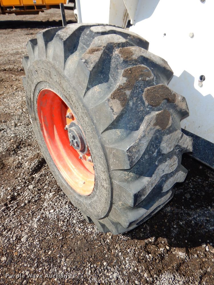 image for item DH4340 2008 Bobcat S250 skid steer