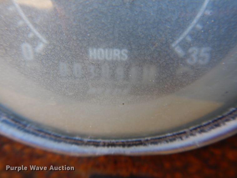 image for item DH4343 2004 Vermeer BC1400XL wood chipper